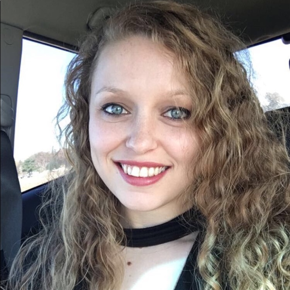 Meet your Posher, Courtney